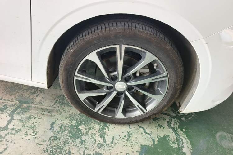 Used Geely Auto Emgrand 2025 4th Generation 1.5L CVT Luxury Version Right Rear Wheel Hub