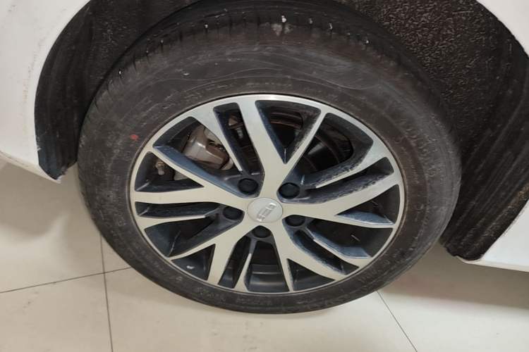 Used Geely Auto Emgrand 2025 4th Generation 1.5L CVT Longteng Edition Right Rear Wheel Hub