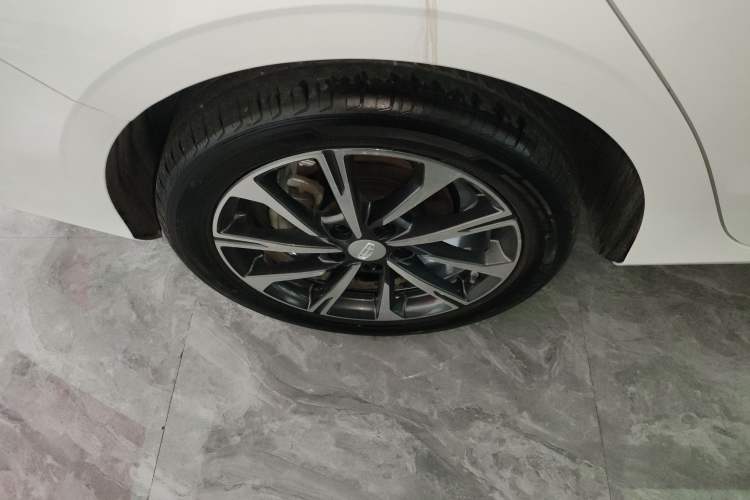 Used Geely Auto Emgrand 2025 4th Generation 1.5L CVT Flagship Version Right Rear Wheel Hub