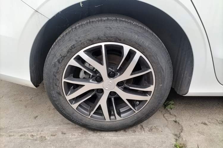 Used Geely Auto Emgrand 2025 4th Generation 1.5L Manual – Dragon Edition Right Rear Wheel Hub