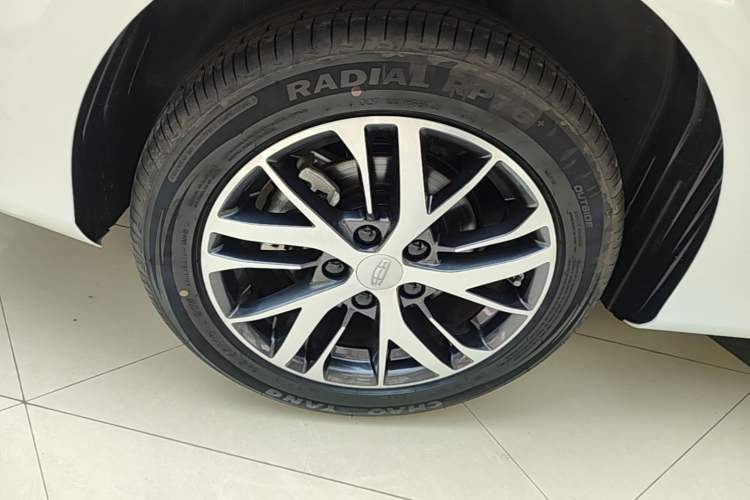 Used Geely Auto Emgrand 2025 4th Generation 1.5L CVT Longteng Edition Right Rear Wheel Hub