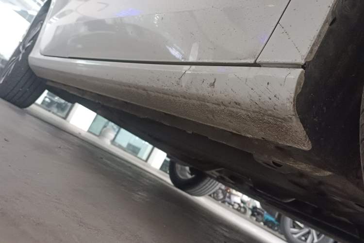 Used Geely Auto Emgrand 2025 4th Generation 1.5L CVT Luxury Version Right Side Sill