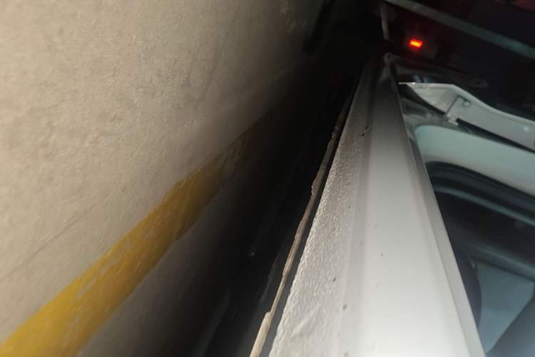 Used Geely Auto Emgrand 2025 4th Generation 1.5L CVT Longteng Edition Right Side Sill