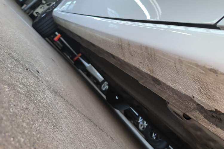 Used Geely Auto Emgrand 2025 4th Generation 1.5L CVT Flagship Version Right Side Sill