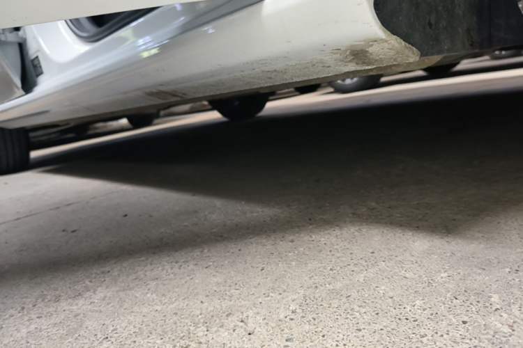 Used Geely Auto Emgrand 2025 4th Generation 1.5L CVT Longteng Edition Right Side Sill
