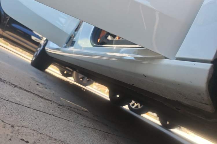 Used Geely Auto Emgrand 2025 4th Generation 1.5L CVT Flagship Version Right Side Sill