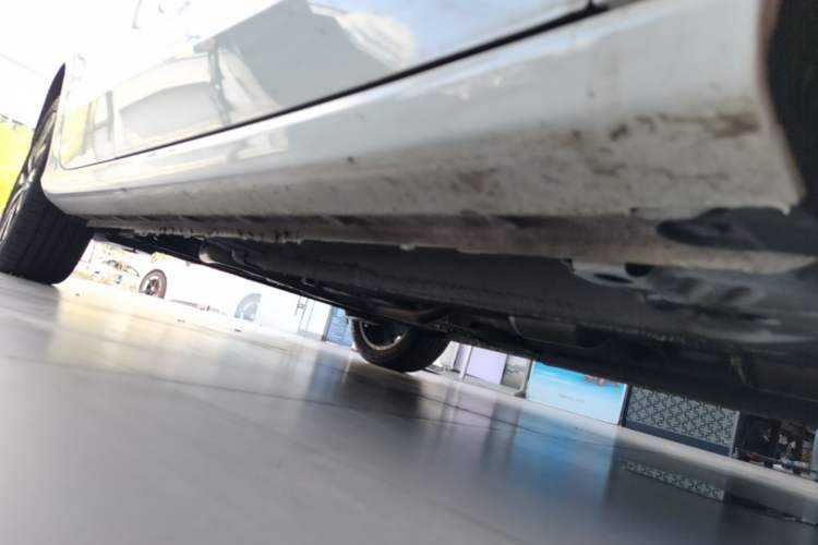 Used Geely Auto Emgrand 2025 4th Generation 1.5L CVT Flagship Version Right Side Sill