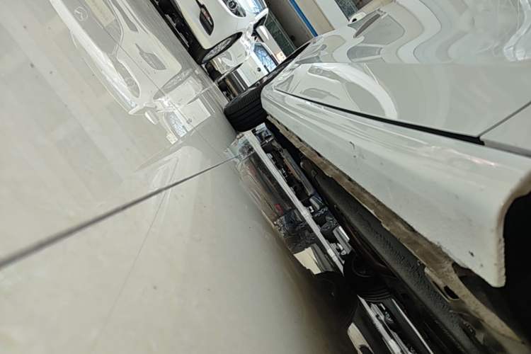 Used Geely Auto Emgrand 2025 4th Generation 1.5L CVT Longteng Edition Right Side Sill