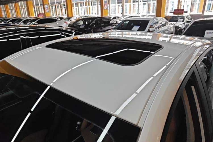 Used Geely Auto Emgrand 2025 4th Generation 1.5L CVT Flagship Version Roof