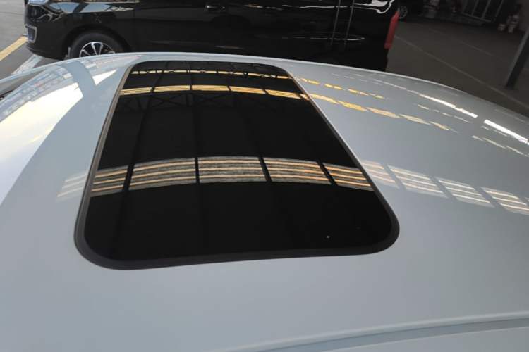 Used Geely Auto Emgrand 2025 4th Generation 1.5L CVT Flagship Version Roof