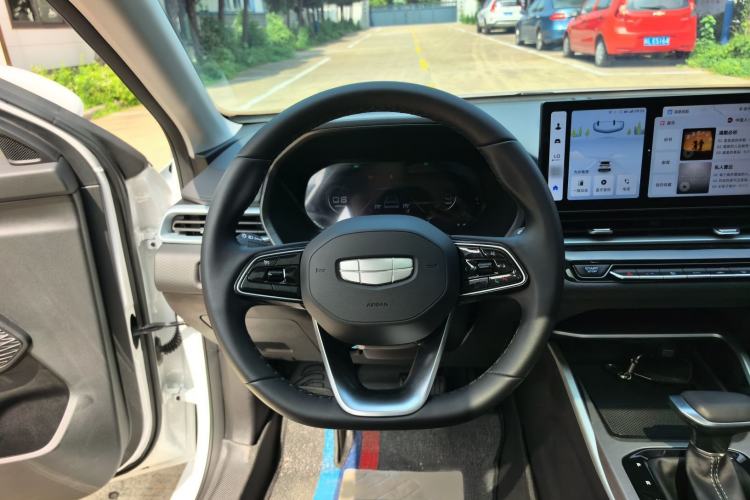 Used Geely Auto Emgrand 2025 4th Generation 1.5L CVT Luxury Version Steering Wheel