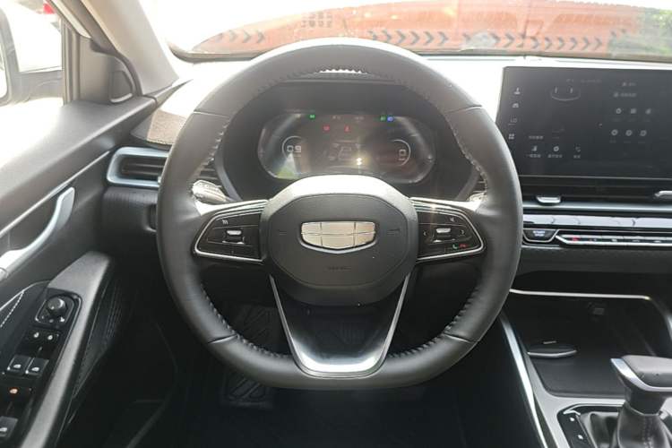Used Geely Auto Emgrand 2025 4th Generation 1.5L CVT Longteng Edition Steering Wheel