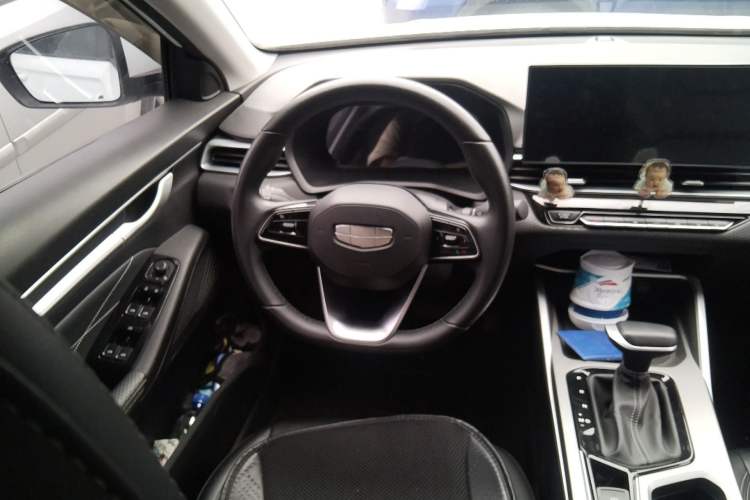 Used Geely Auto Emgrand 2025 4th Generation 1.5L CVT Longteng Edition Steering Wheel