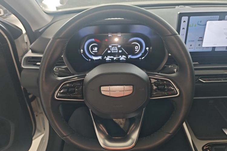 Used Geely Auto Emgrand 2025 4th Generation 1.5L CVT Longteng Edition Steering Wheel