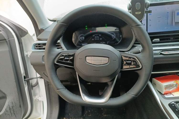 Used Geely Auto Emgrand 2025 4th Generation 1.5L CVT Luxury Version Steering Wheel