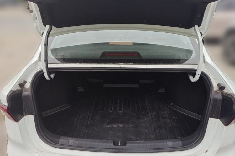 Used Geely Auto Emgrand 2025 4th Generation 1.5L CVT Flagship Version Trunk