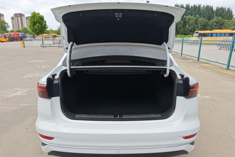 Used Geely Auto Emgrand 2025 4th Generation 1.5L CVT Longteng Edition Trunk