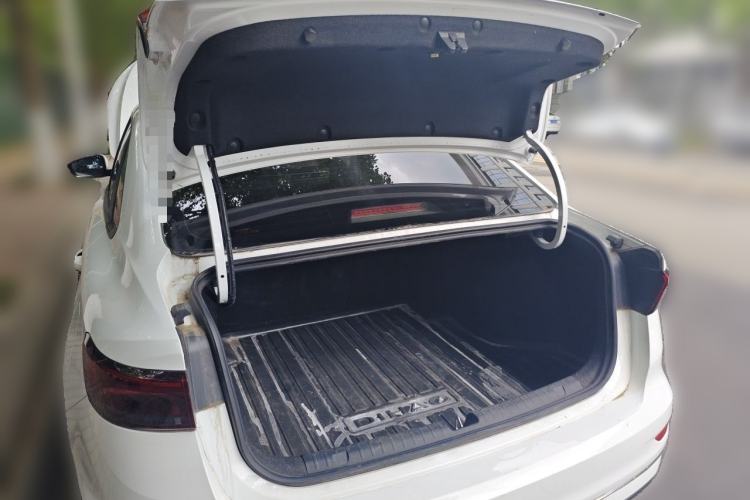 Used Geely Auto Emgrand 2025 4th Generation 1.5L Manual - Starry Edition Trunk