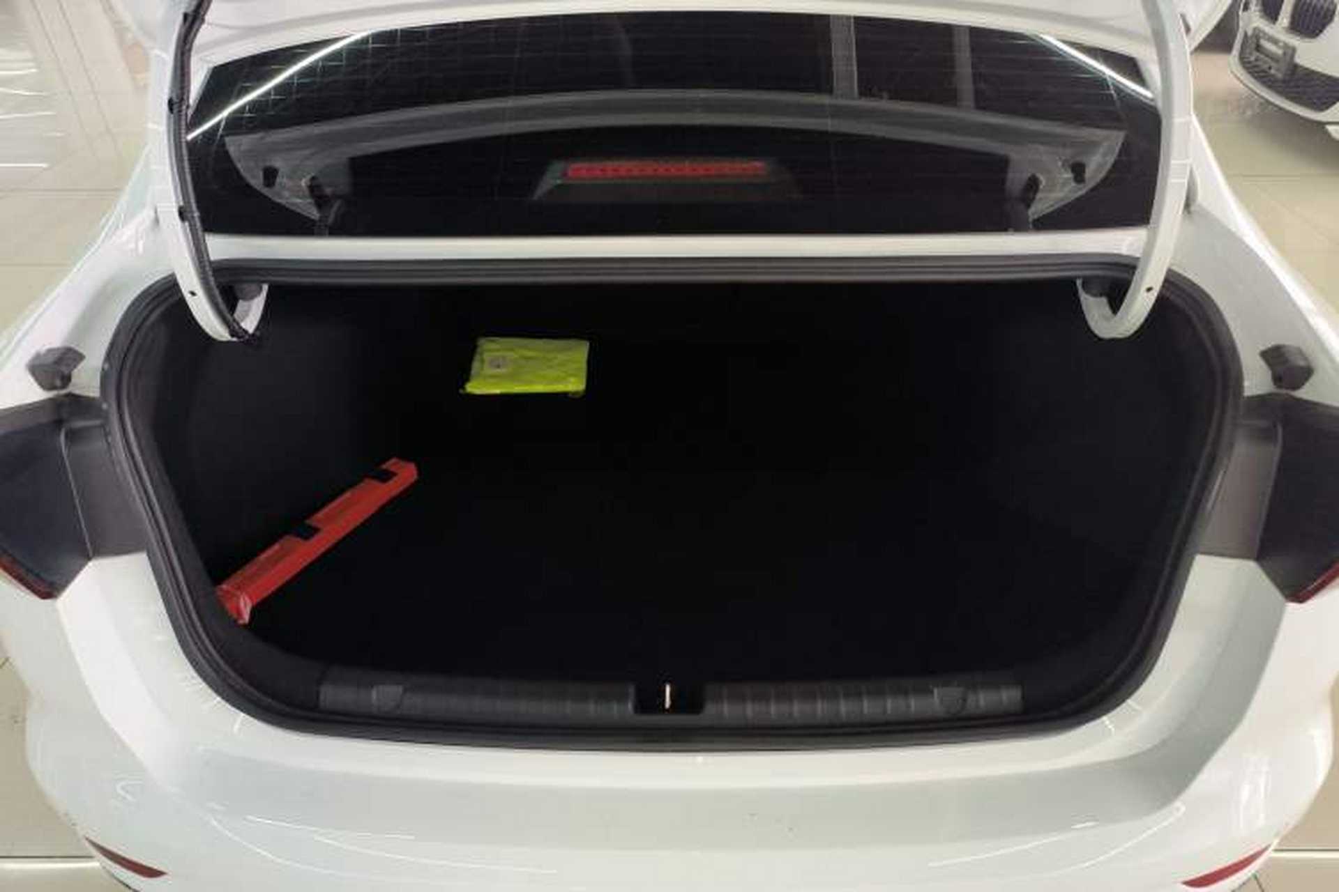 Used Geely Auto Emgrand 2025 4th Generation 1.5L CVT Luxury Version Trunk