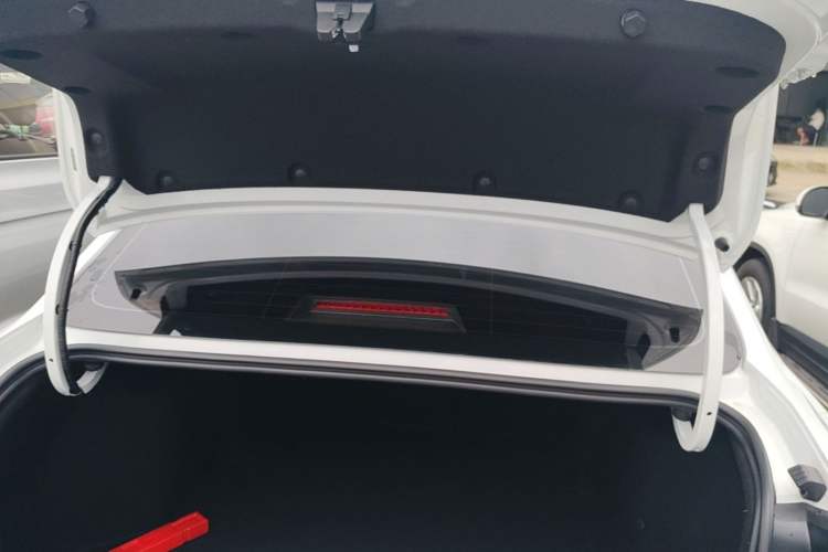 Used Geely Auto Emgrand 2025 4th Generation 1.5L CVT Luxury Version Trunk
