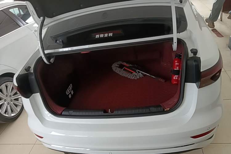 Used Geely Auto Emgrand 2025 4th Generation 1.5L CVT Luxury Version Trunk