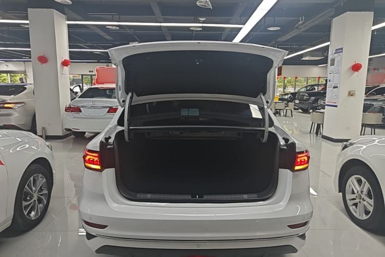 Used Geely Auto Emgrand 2025 4th Generation 1.5L CVT Luxury Version Trunk