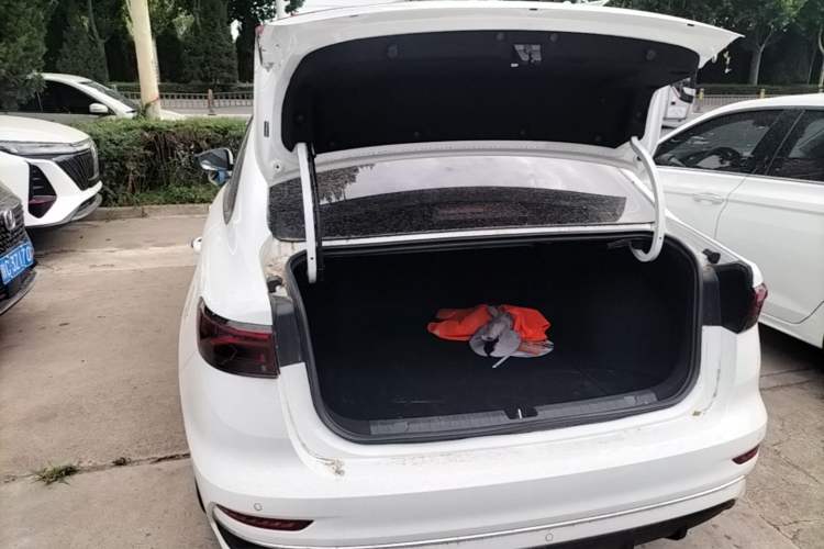 Used Geely Auto Emgrand 2025 4th Generation 1.5L Manual – Dragon Edition Trunk