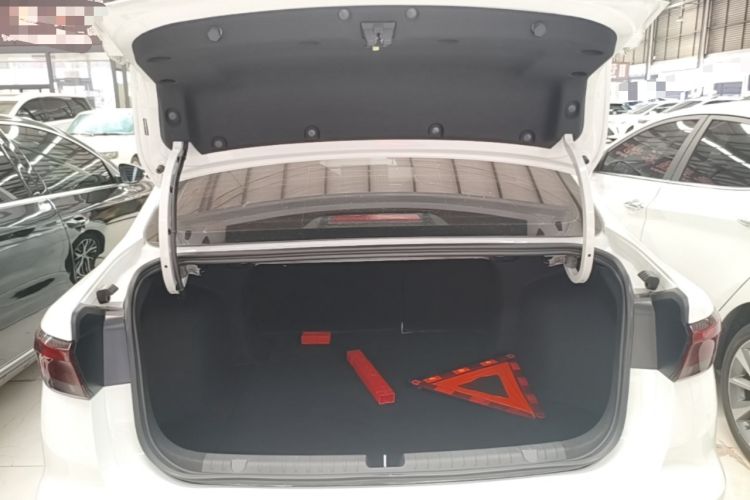 Used Geely Auto Emgrand 2025 4th Generation 1.5L CVT Longteng Edition Trunk
