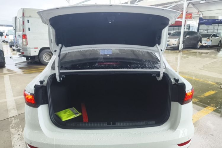 Used Geely Auto Emgrand 2025 4th Generation 1.5L CVT Luxury Version Trunk