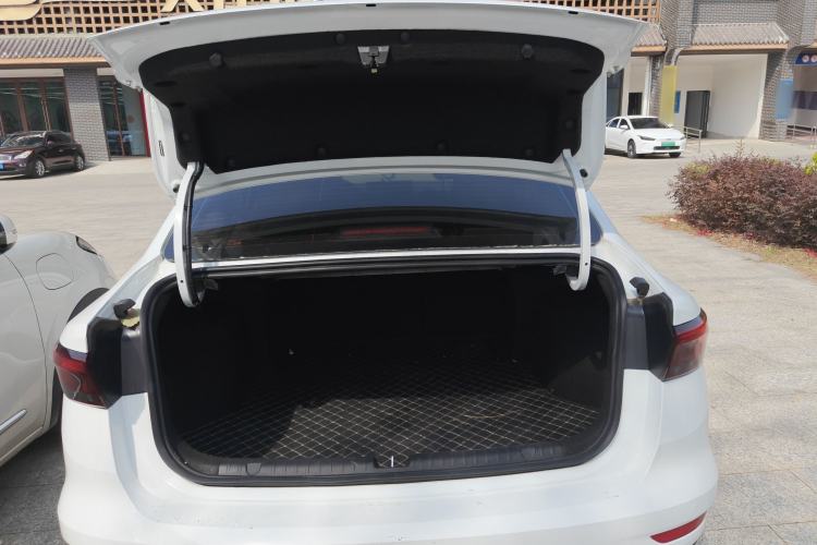 Used Geely Auto Emgrand 2025 4th Generation 1.5L CVT Longteng Edition Trunk