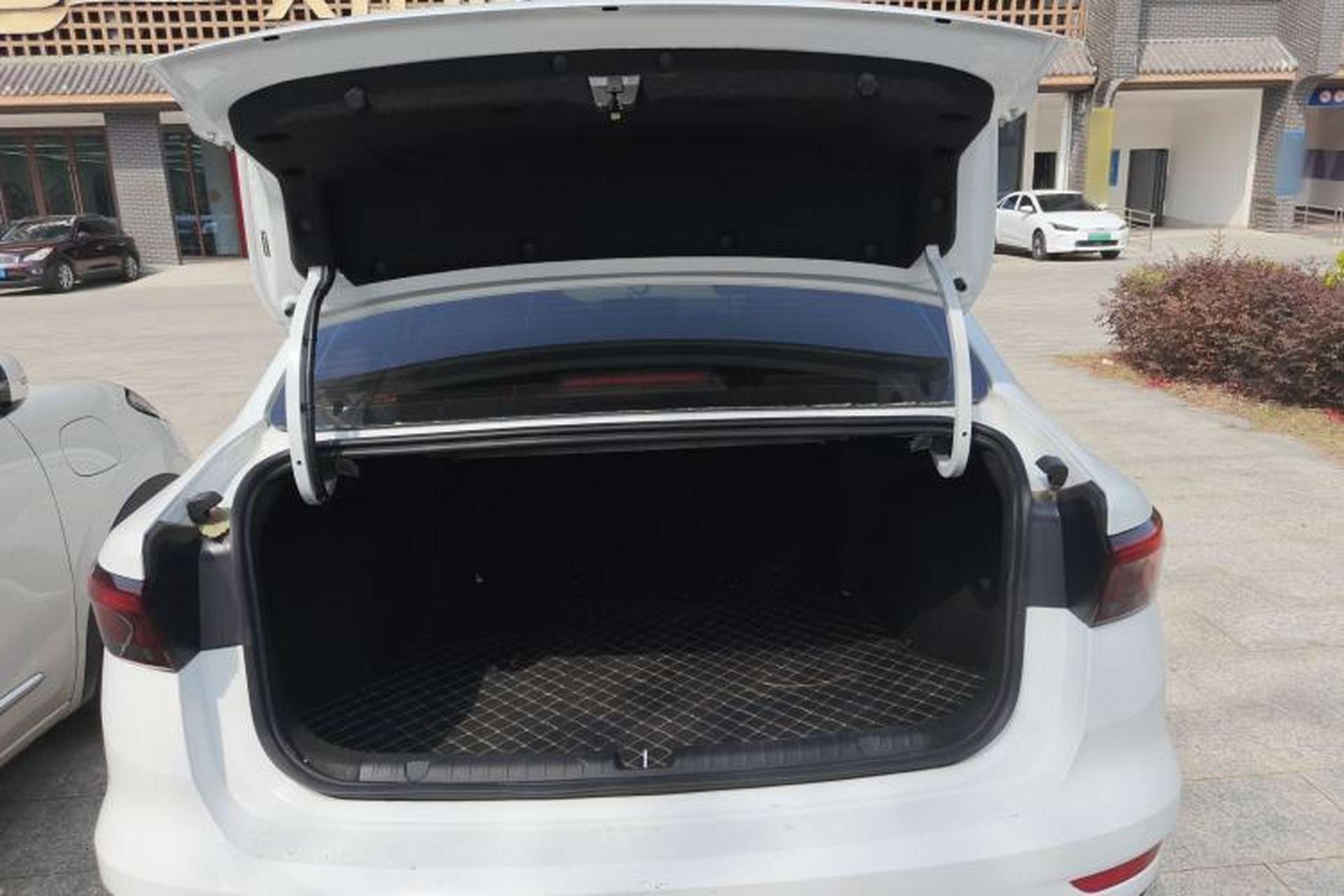 Used Geely Auto Emgrand 2025 4th Generation 1.5L CVT Longteng Edition Trunk