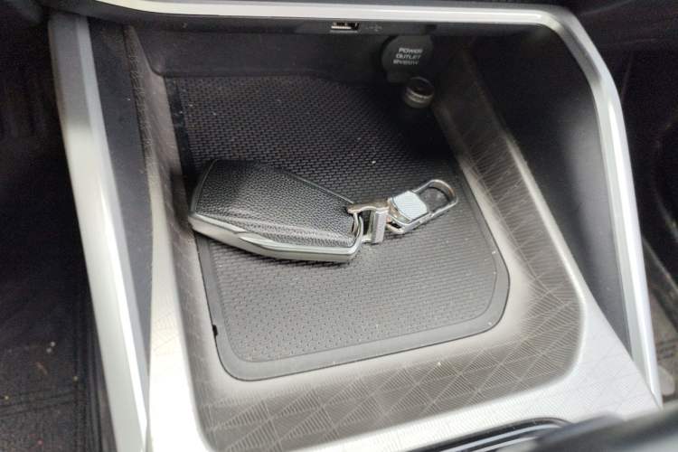 Used Geely Auto Emgrand 2025 4th Generation 1.5L CVT Longteng Edition Vehicle Key