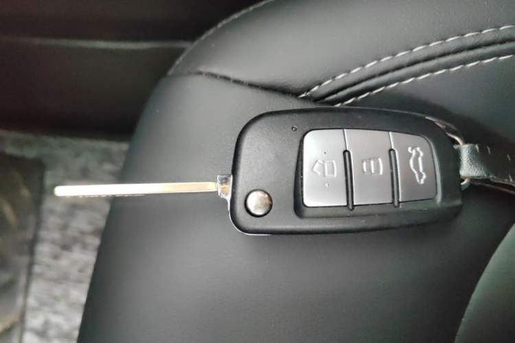 Used Geely Auto Emgrand 2025 4th Generation 1.5L Manual – Dragon Edition Vehicle Key