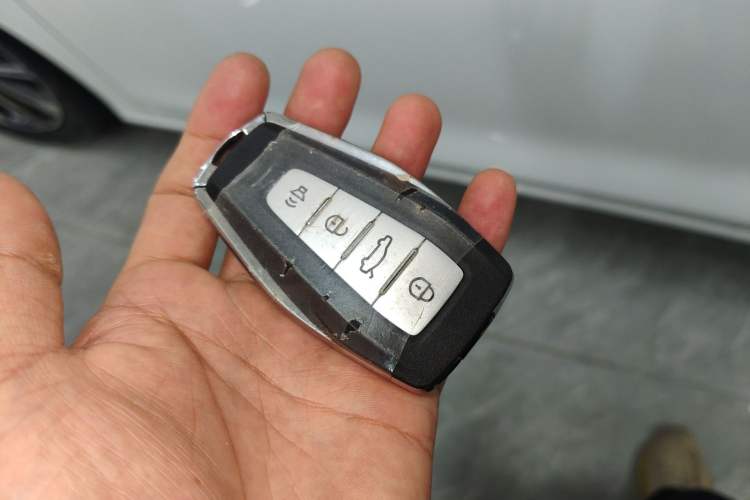 Used Geely Auto Emgrand 2025 4th Generation 1.5L CVT Flagship Version Vehicle Key