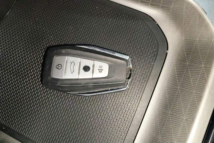 Used Geely Auto Emgrand 2025 4th Generation 1.5L CVT Longteng Edition Vehicle Key