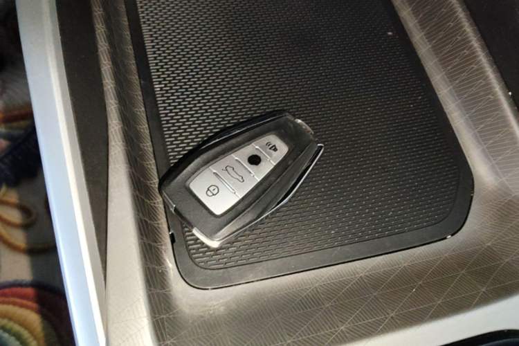 Used Geely Auto Emgrand 2025 4th Generation 1.5L CVT Longteng Edition Vehicle Key