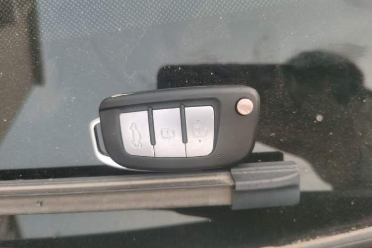 Used Geely Auto Emgrand 2025 4th Generation 1.5L Manual – Dragon Edition Vehicle Key
