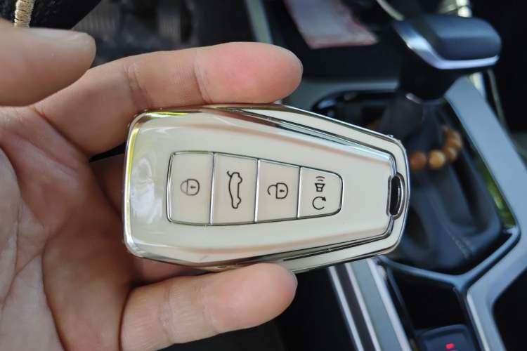 Used Geely Auto Emgrand 2025 4th Generation 1.5L CVT Luxury Version Vehicle Key