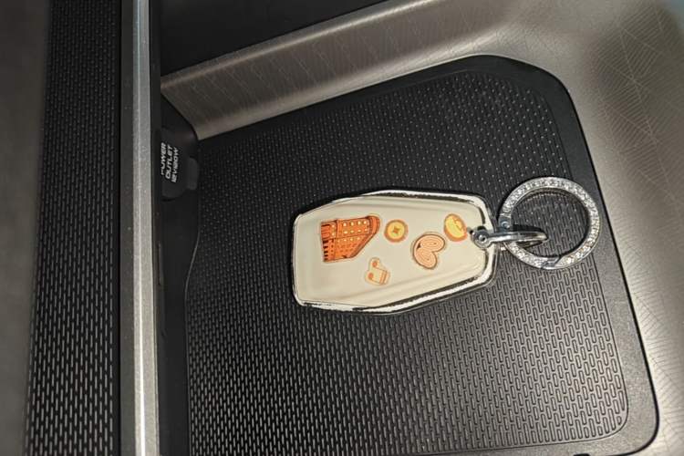 Used Geely Auto Emgrand 2025 4th Generation 1.5L CVT Luxury Version Vehicle Key