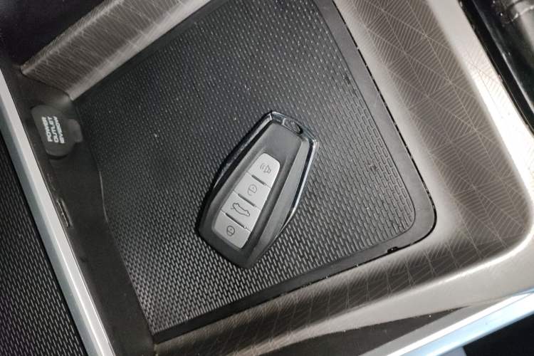 Used Geely Auto Emgrand 2025 4th Generation 1.5L CVT Flagship Version Vehicle Key