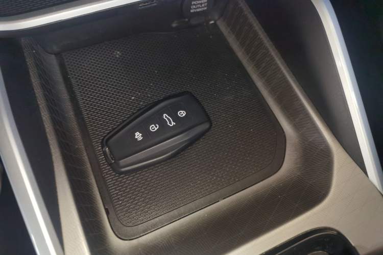 Used Geely Auto Emgrand 2025 4th Generation 1.5L CVT Longteng Edition Vehicle Key