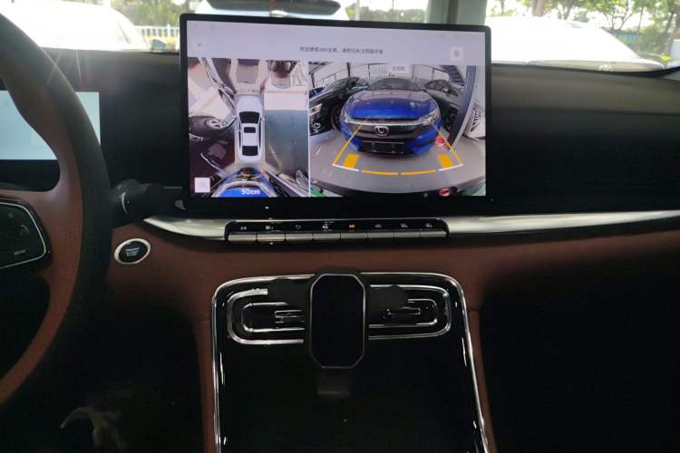Used Geely Auto Emgrand 2026 Model 5th Generation 1.5T DCT Flagship Edition Audio And AC Panel
