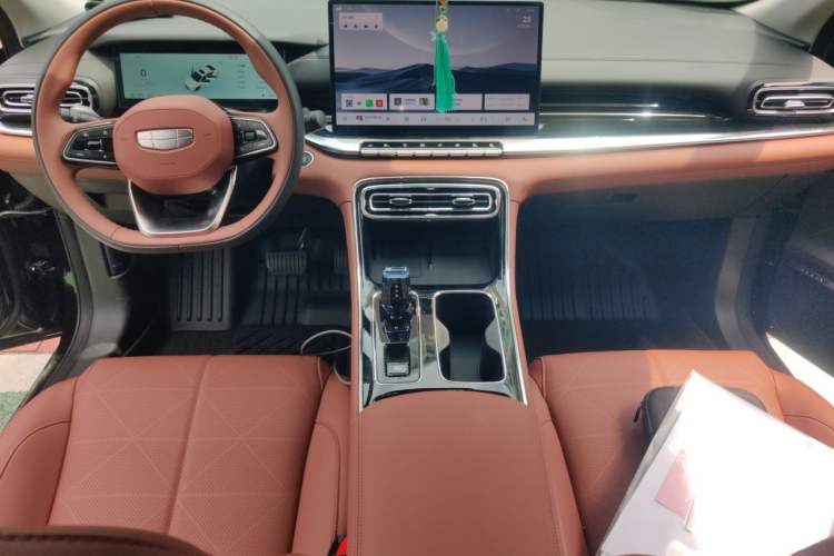 Used Geely Auto Emgrand 2026 Model 5th Generation 1.5T DCT Flagship Edition Center Console