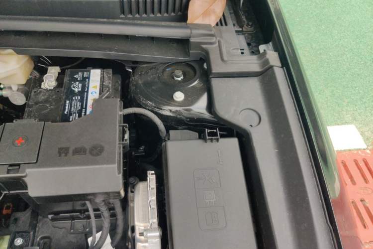 Used Geely Auto Emgrand 2026 Model 5th Generation 1.5T DCT Flagship Edition Engine Bay Left