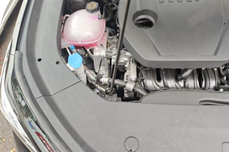 Used Geely Auto Emgrand 2026 Model 5th Generation 1.5L CVT Prestige Edition Engine Bay Right