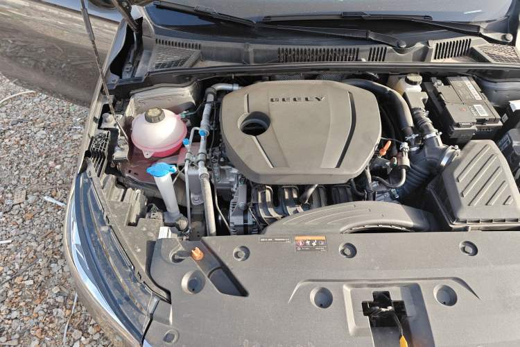 Used Geely Auto Emgrand 2026 Model 4th Generation 4 Millionth Anniversary Edition 1.5L CVT Overdrive Edition Engine Bay Right