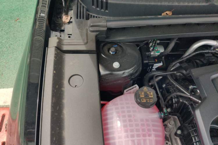 Used Geely Auto Emgrand 2026 Model 5th Generation 1.5T DCT Flagship Edition Engine Bay Right