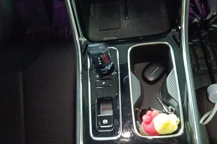Used Geely Auto Emgrand 2026 Model 5th Generation 1.5T DCT Prestige Edition Gear Lever
