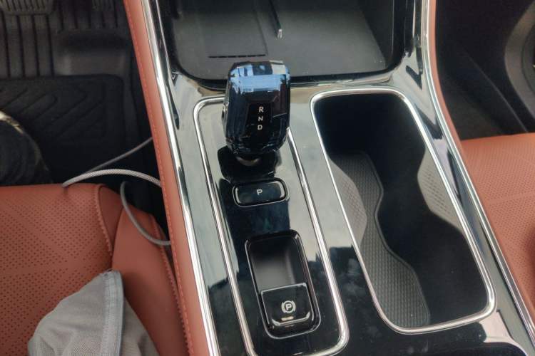 Used Geely Auto Emgrand 2026 Model 5th Generation 1.5T DCT Flagship Edition Gear Lever