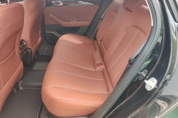Used Geely Auto Emgrand 2026 Model 5th Generation 1.5T DCT Flagship Edition Left Rear Seat